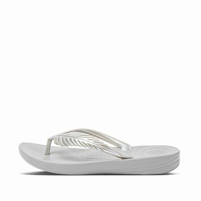 Fitflop Women's IQUSHION Feather Flip Flops - Silver, UT9165823